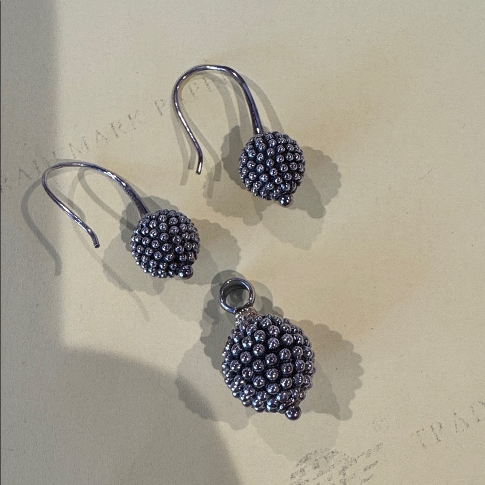 Lagos earring and pendant set